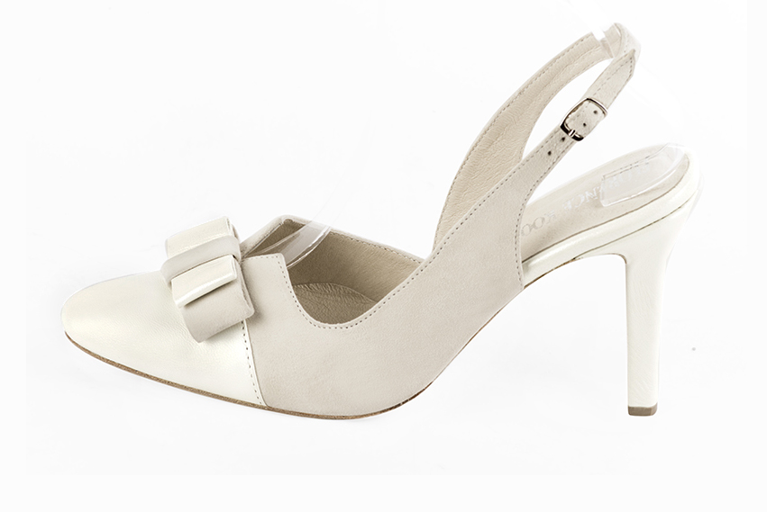 Off white women's open back shoes, with a knot. Round toe. Very high slim heel. Profile view - Florence KOOIJMAN